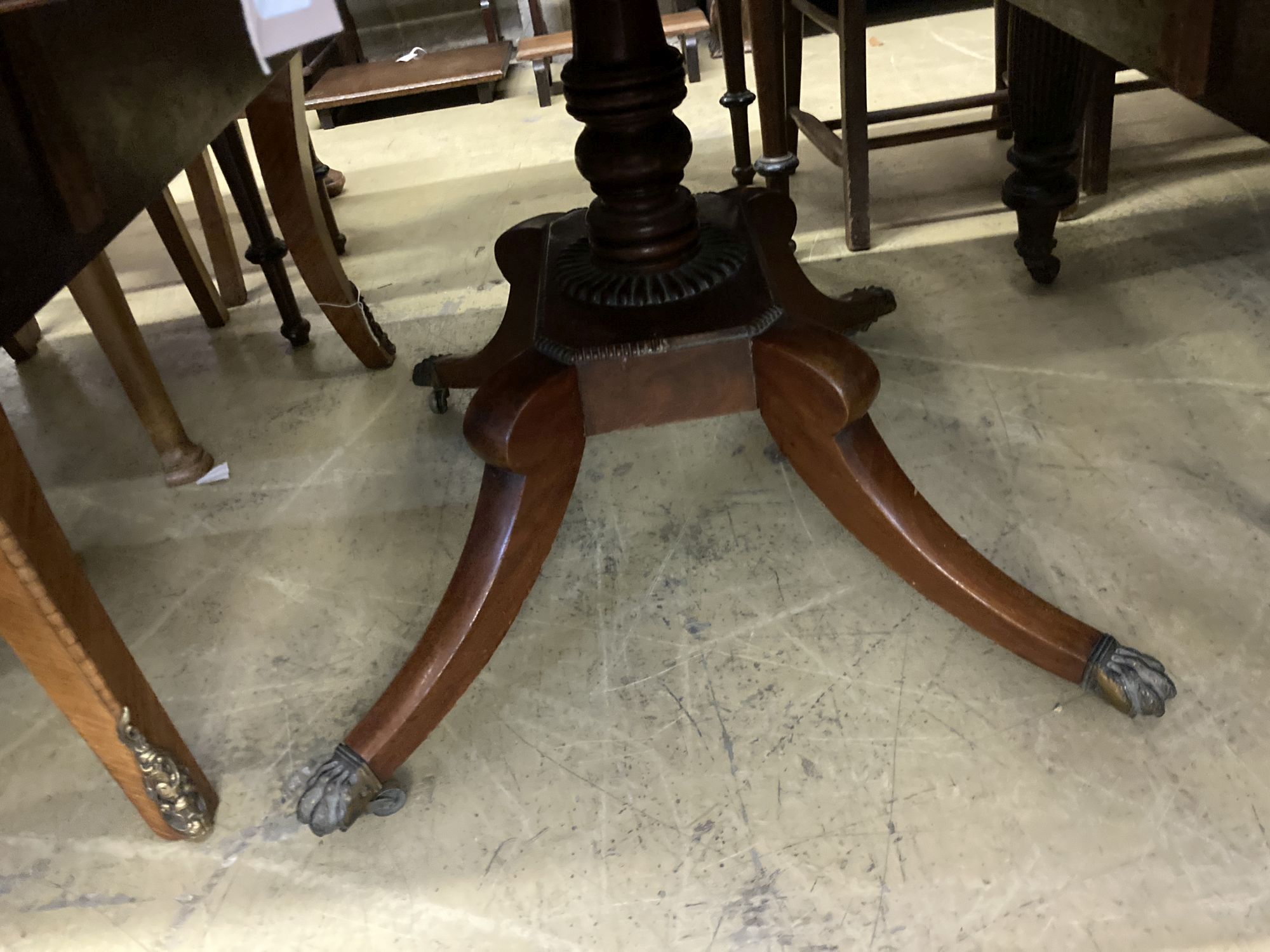 A Regency mahogany Pembroke breakfast table, length 91cm, depth 59cm, height 71cm